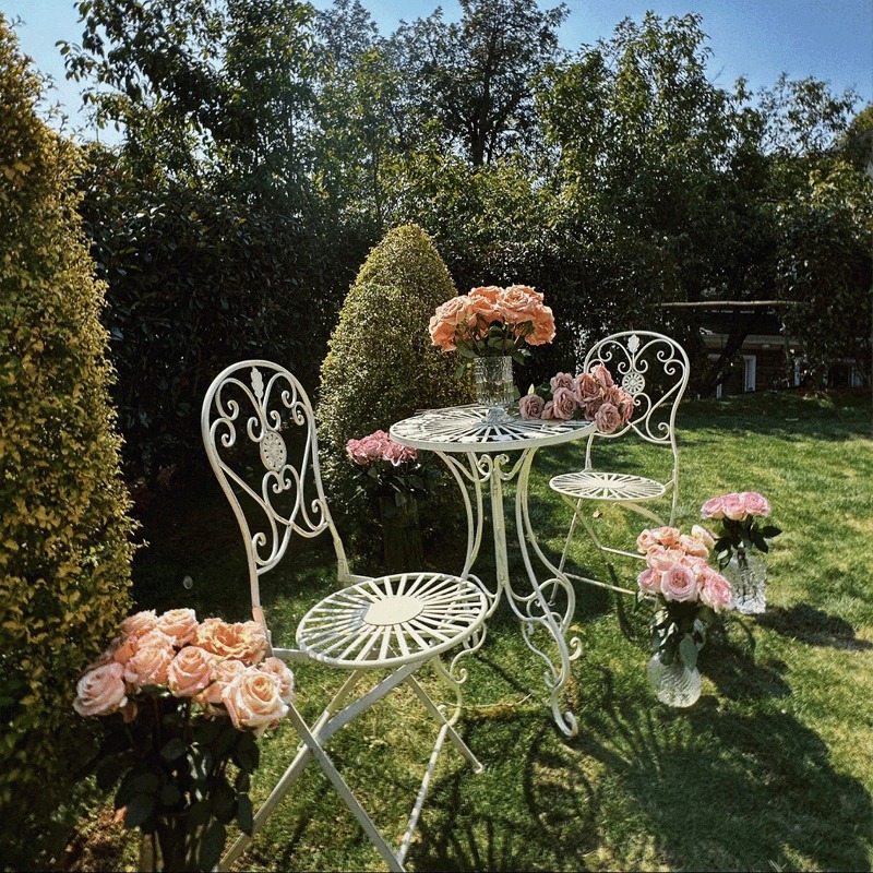 French Vintage Iron Table and  - Outdoor Furniture For Cafe avaliação e preço