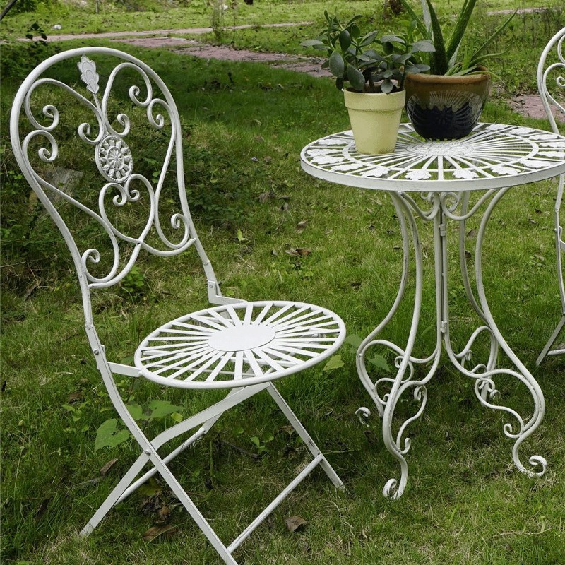French Vintage Iron Table and  - Outdoor Furniture For Cafe avaliação e preço